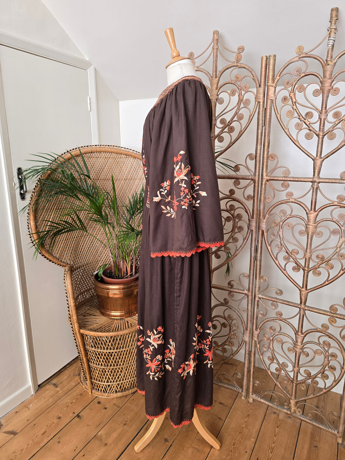 Vintage Hungarian 70s embroidery dress