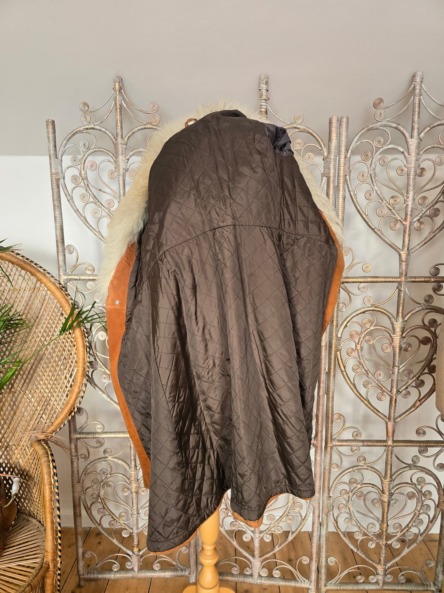 Vintage suede Sheepskin collar 70s coat