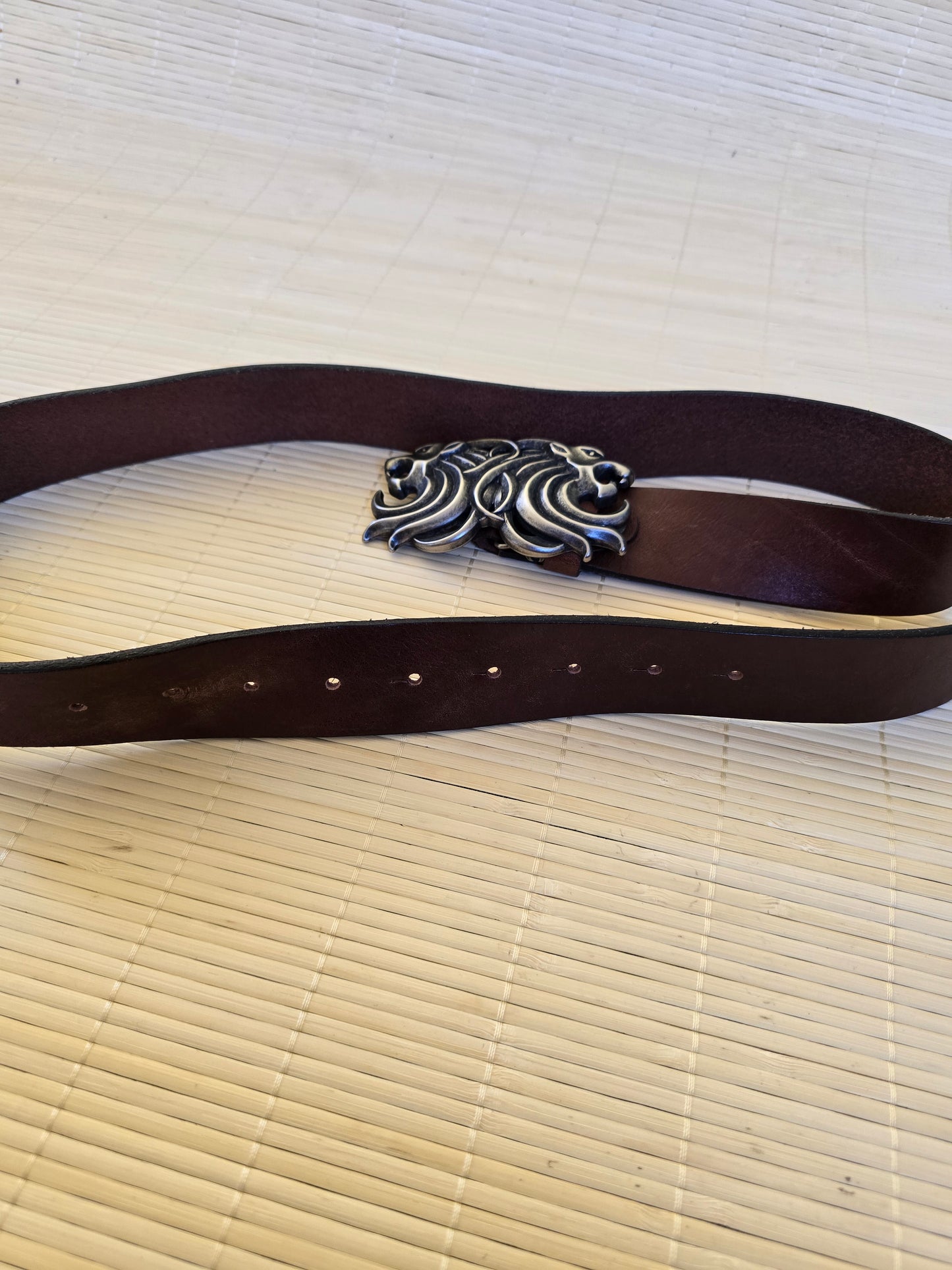 Vintage style lion belt