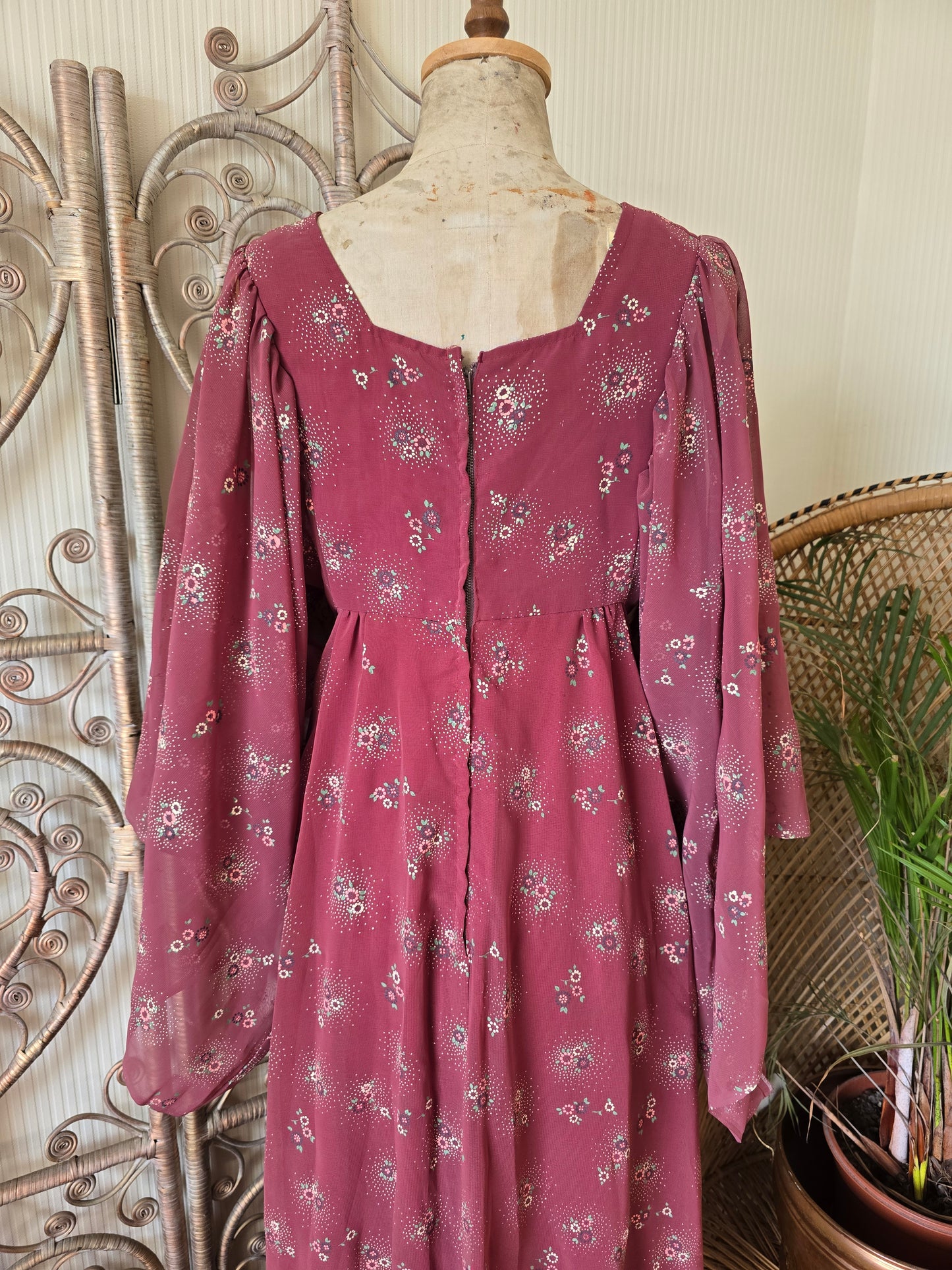 Vintage angel sleeves dress