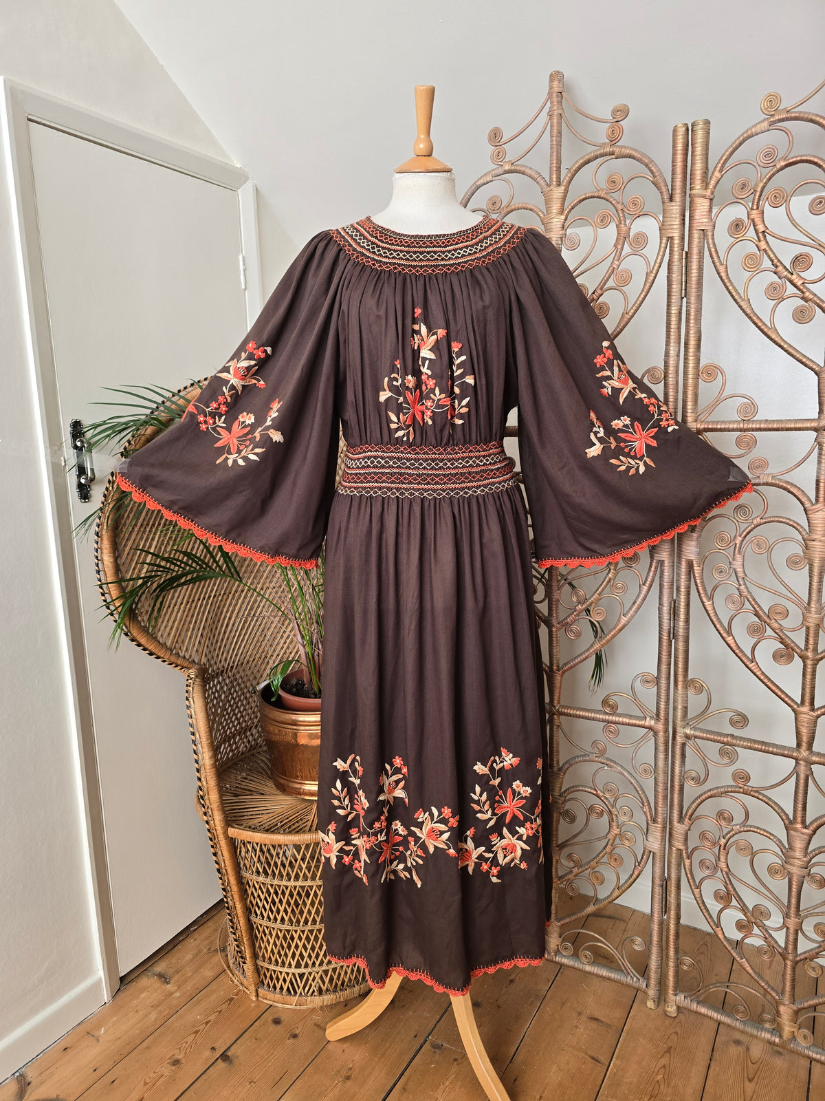 Vintage Hungarian 70s embroidery dress