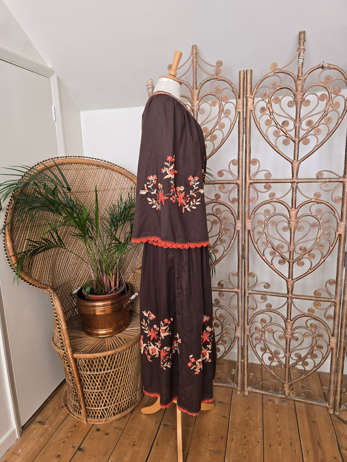 Vintage Hungarian 70s embroidery dress