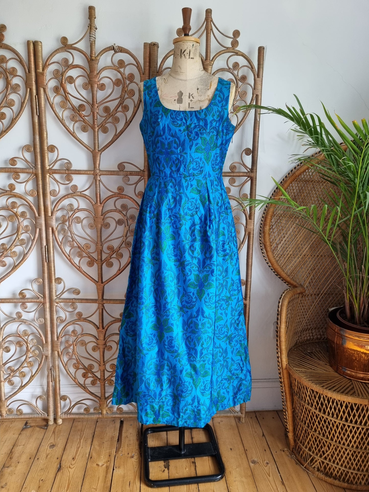 Vintage psychedelic raw silk 70s maxi dress