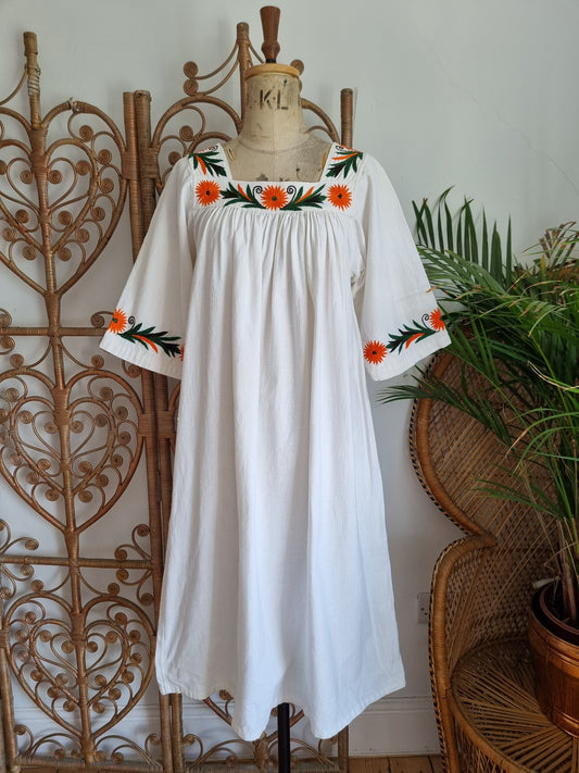 Vintage embroidered kaftan dress S