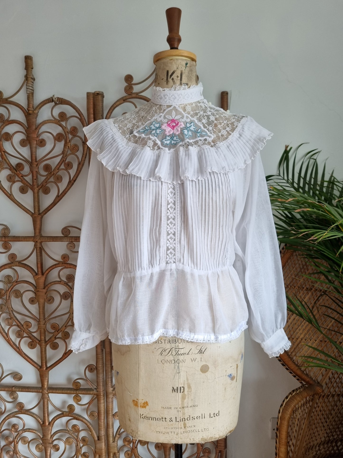 Vintage lace embroidered blouse