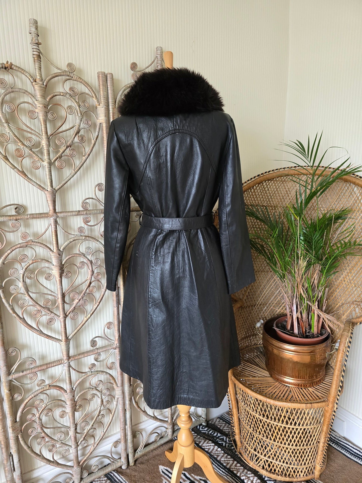 Vintage sheepskin collar leather coat