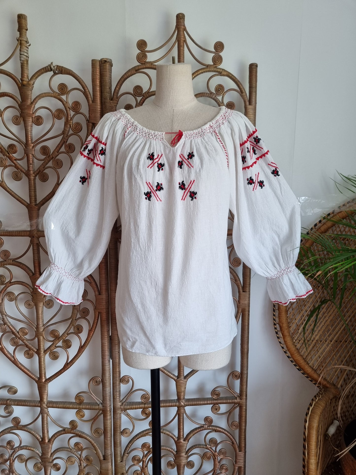 Vintage cheesecloth embroidered blouse