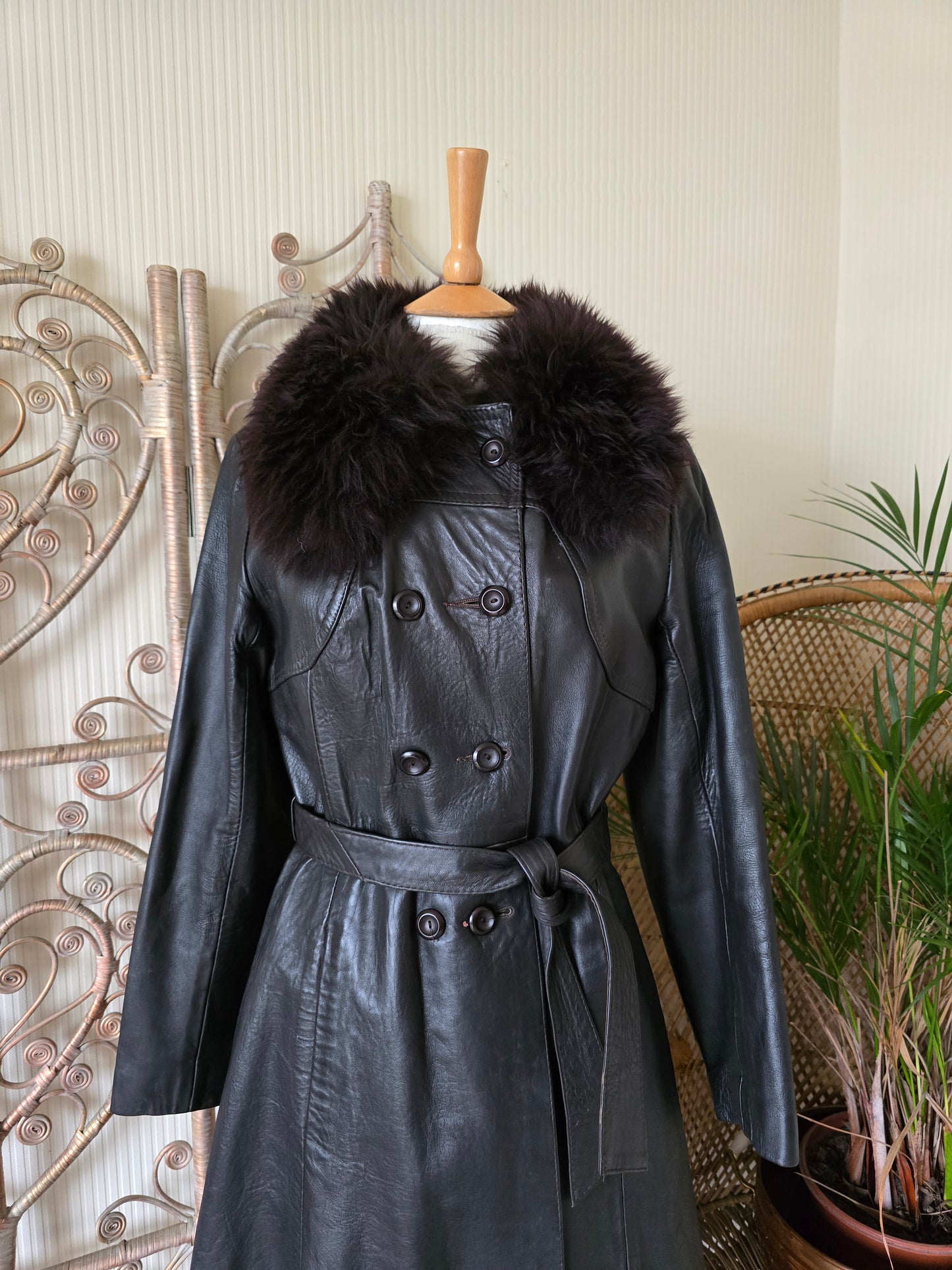 Vintage sheepskin collar leather coat