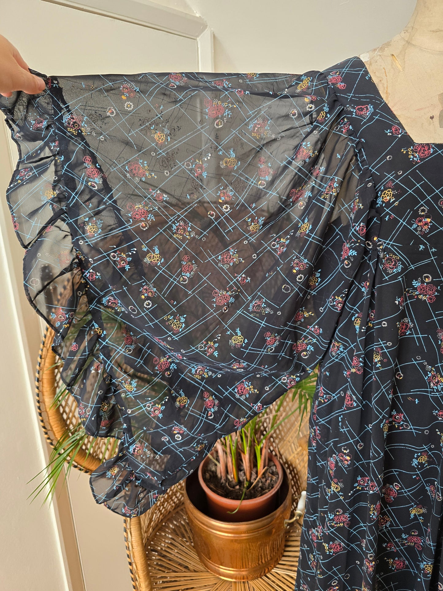 Vintage angel sleeves dress
