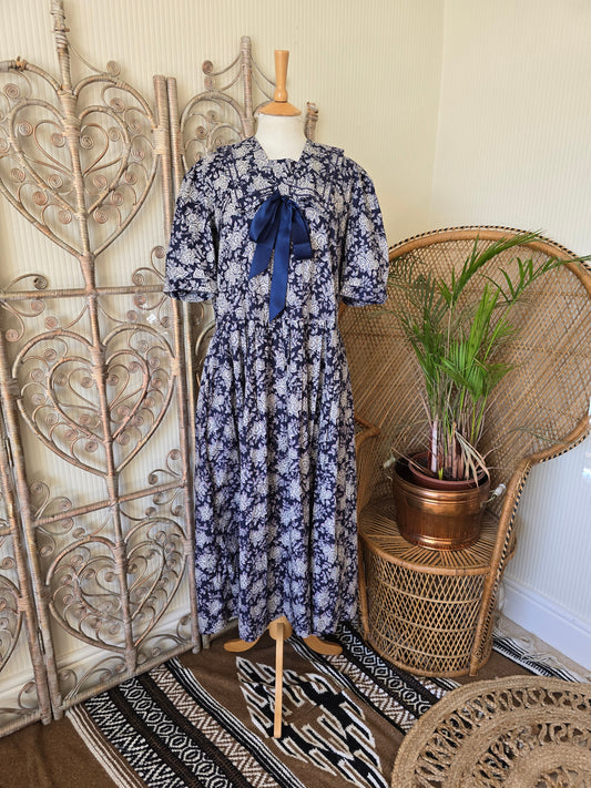 Vintage Laura Ashley dress M/L