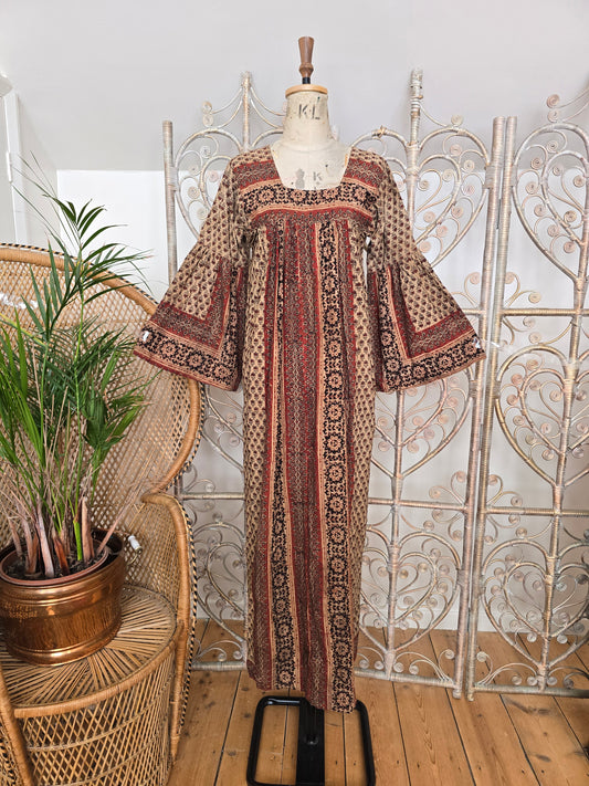 Vintage Indian kaftan 70s dress