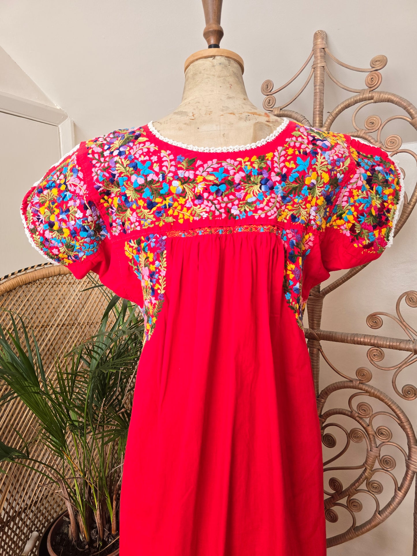 Vintage embroidered mexican dress
