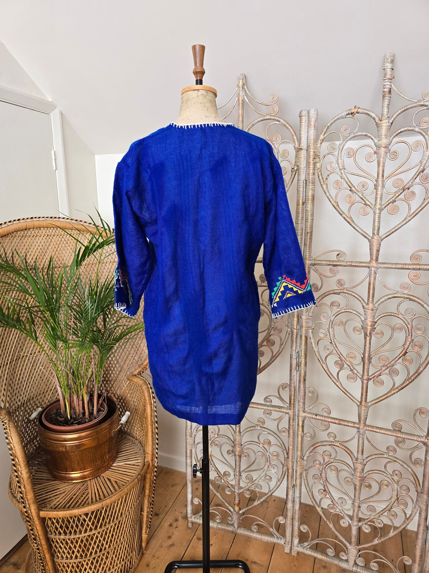Vintage blue embroidered 70s kaftan tunic S M