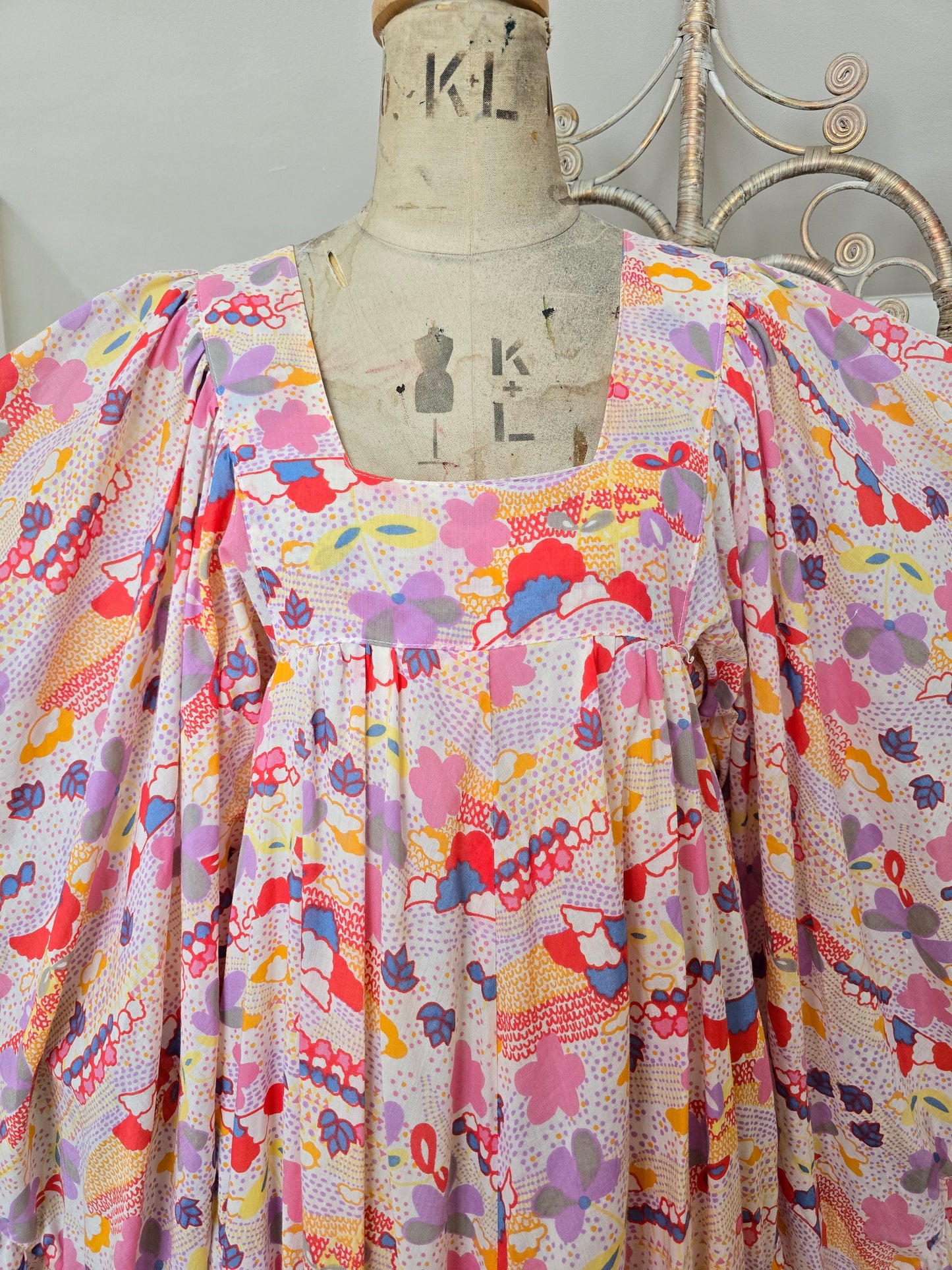 Vintage angel sleeves dress