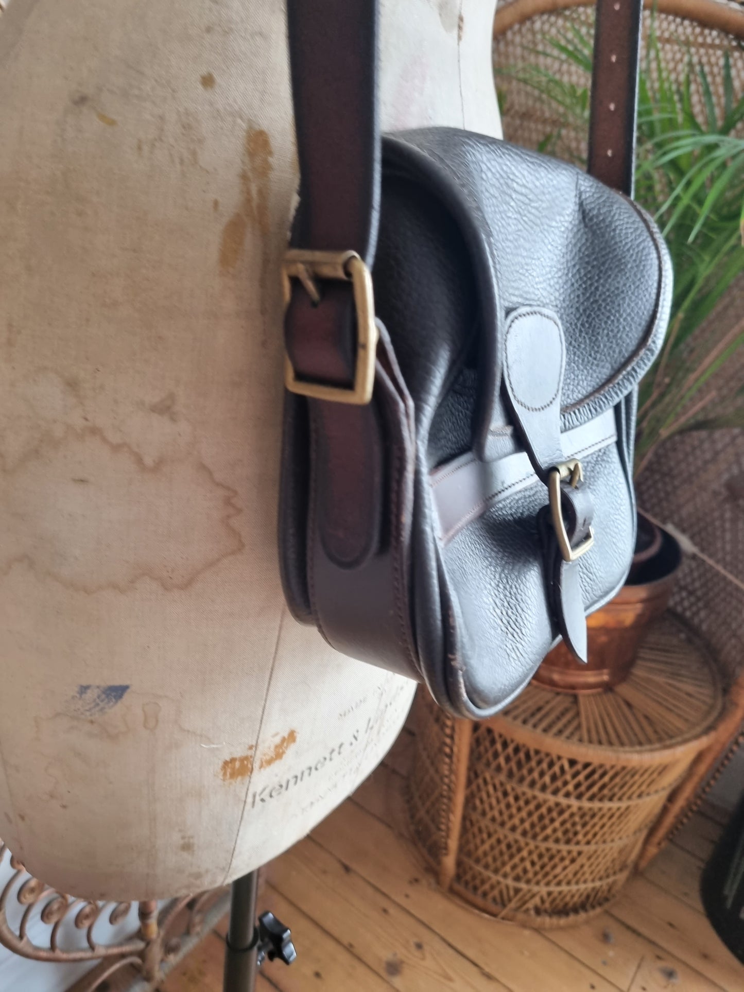 Vintage leather bag