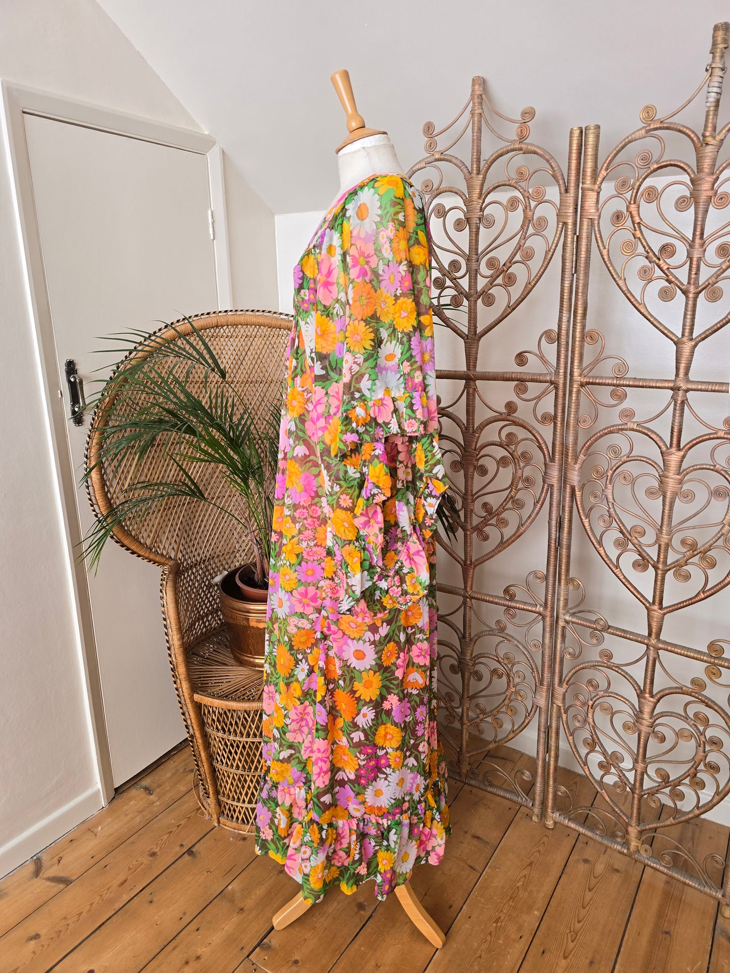 Vintage angel sleeves dress