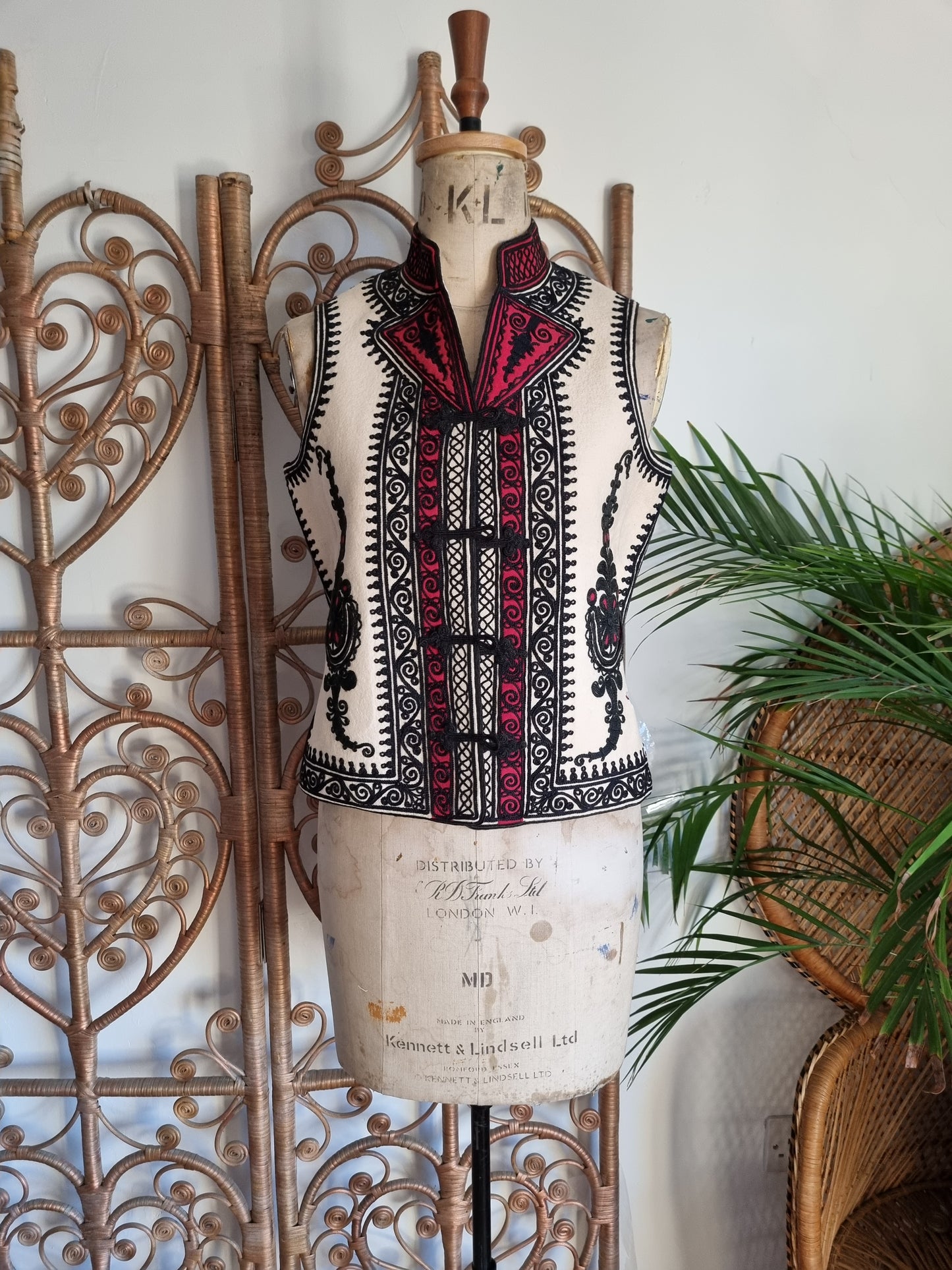 Vintage Romanian wool embroidered waistcoat S