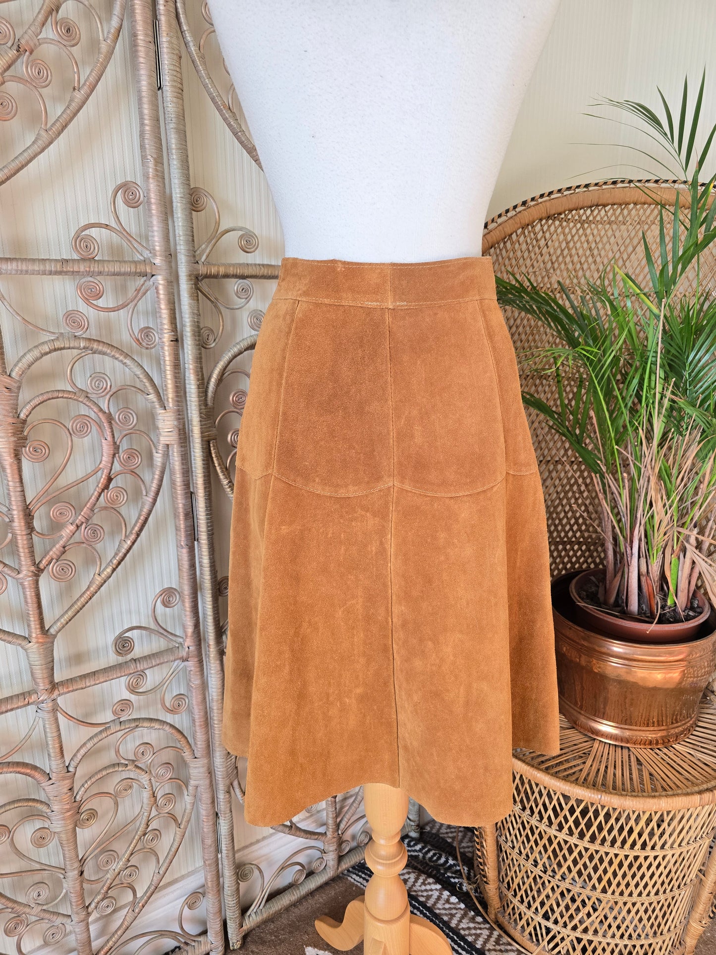 Vintage suede skirt w27.5"