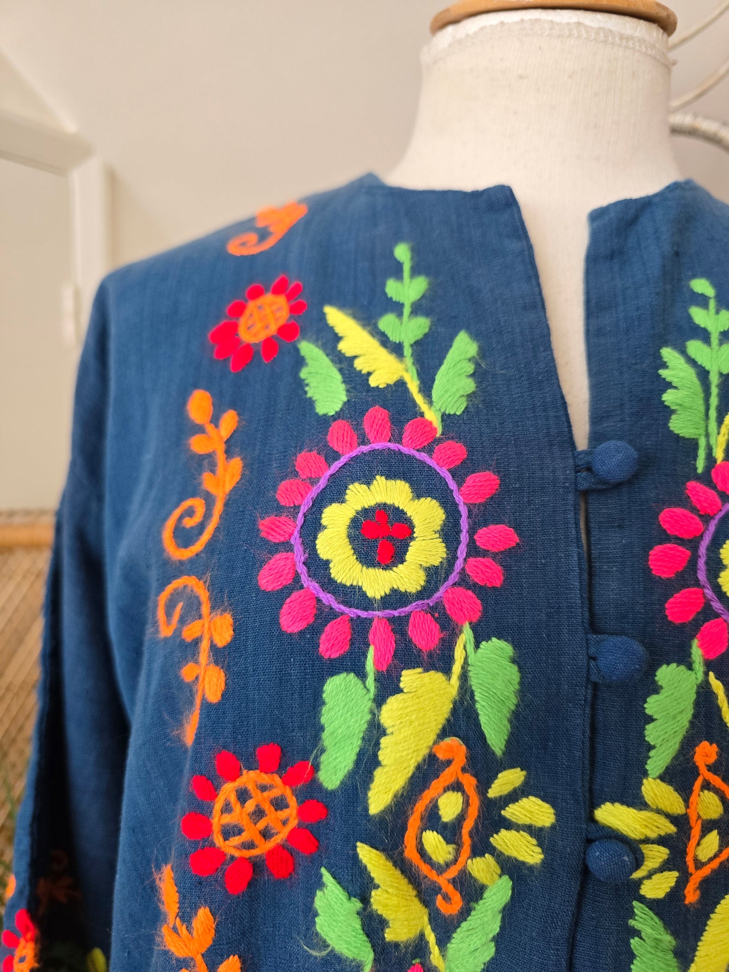 Vintage embroidered Mexican dress