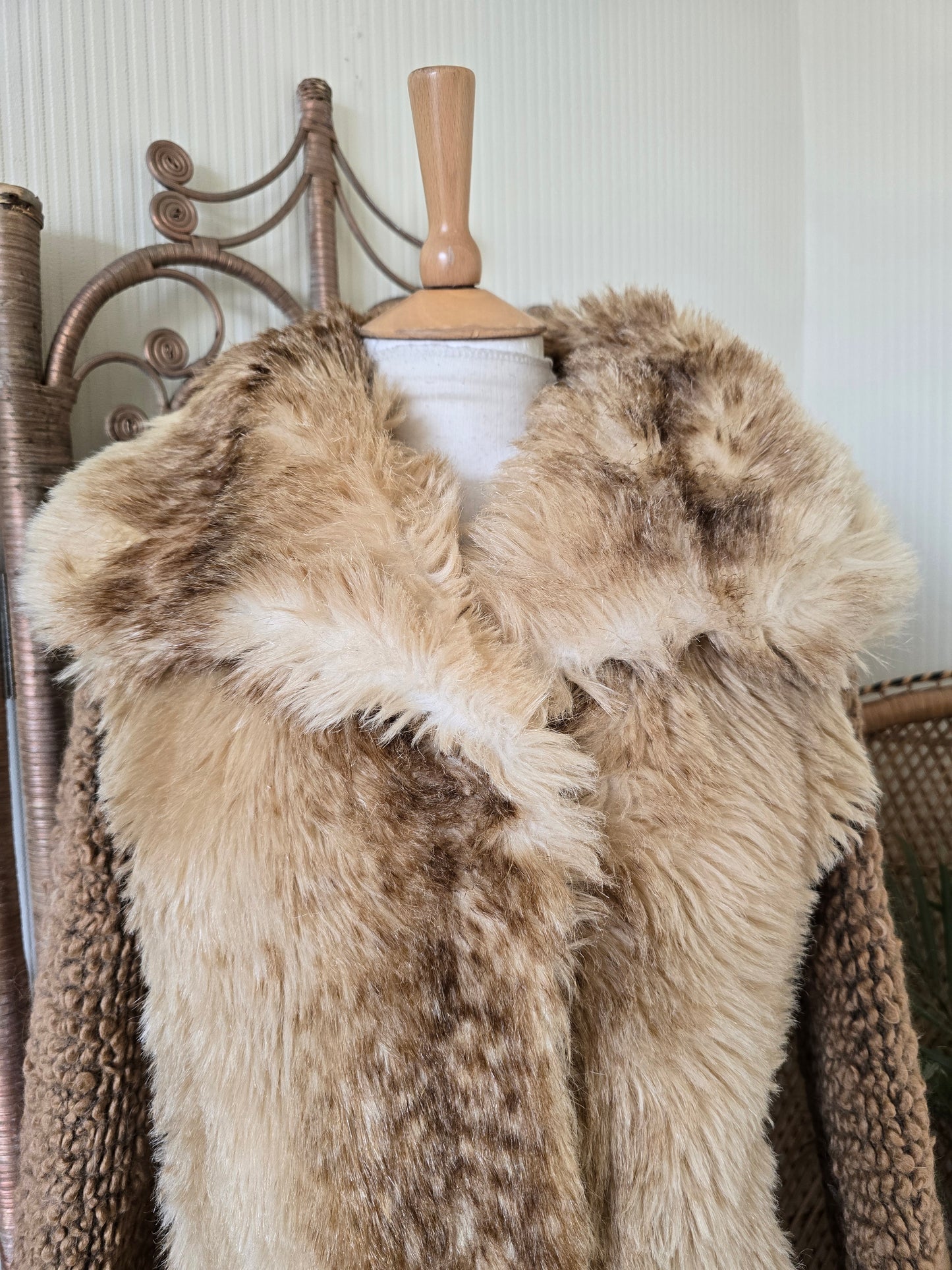 Vintage Astraka faux fur coat S