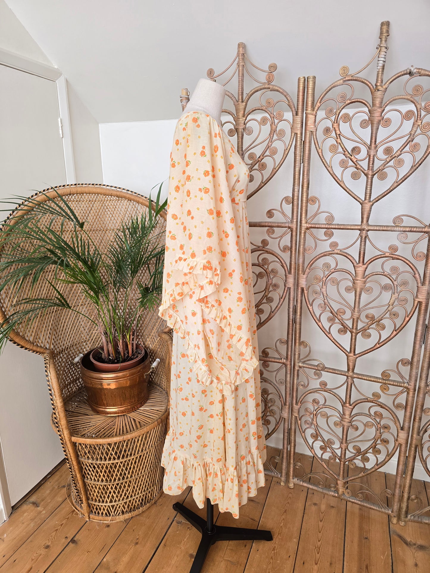 Vintage angel sleeves dress
