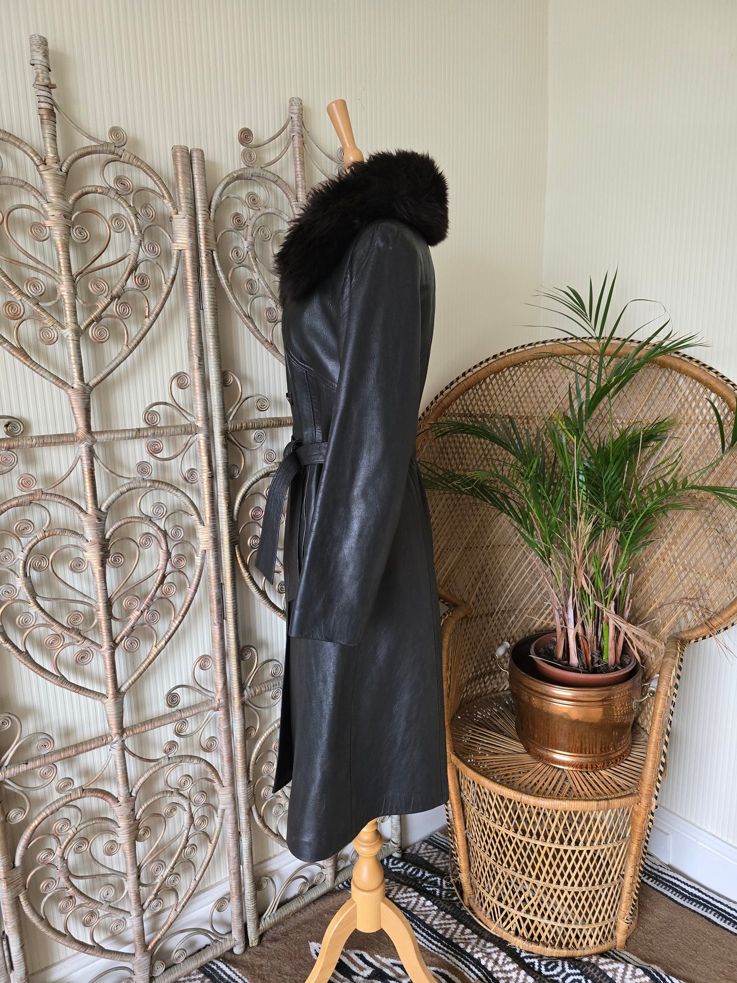 Vintage sheepskin collar leather coat