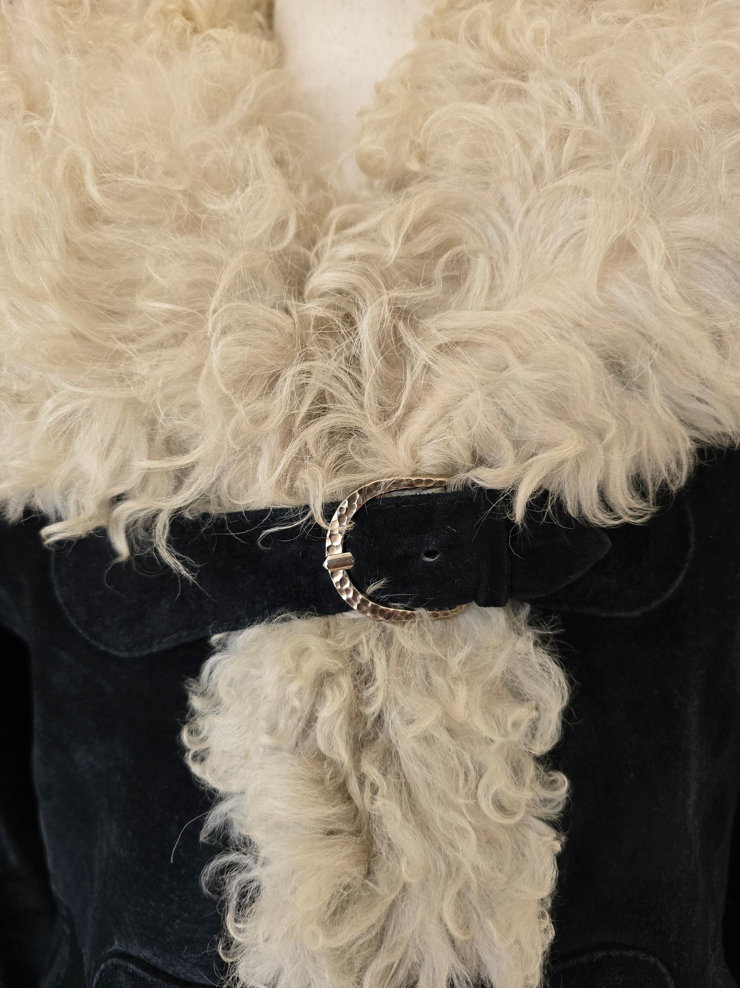 Reserved dont buy Vintage suede 70s coat