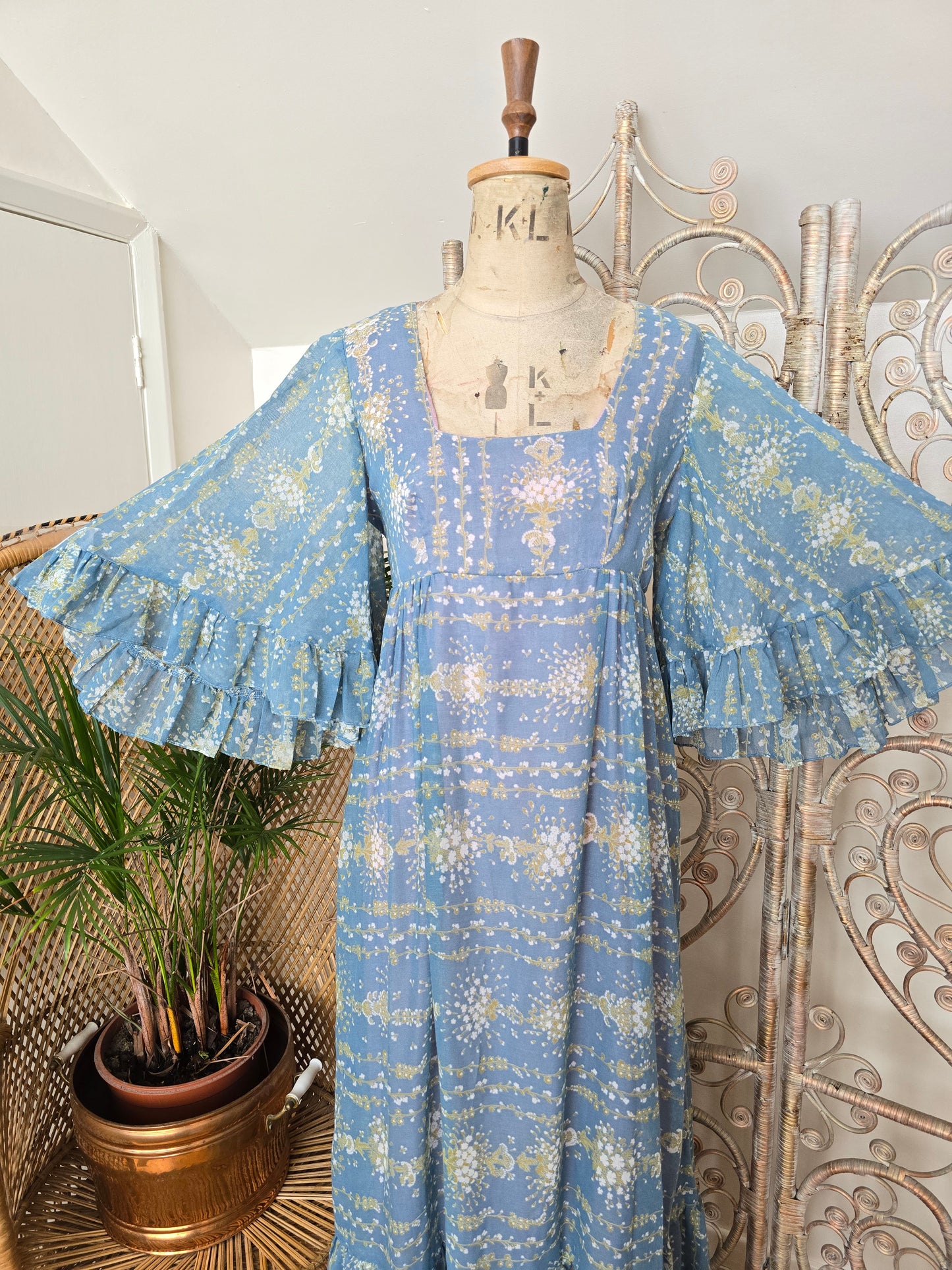 Vintage Richard shops 70s maxi dress