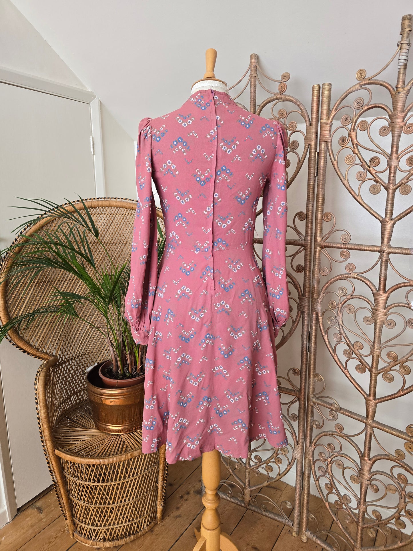 Vintage 70s floral dress