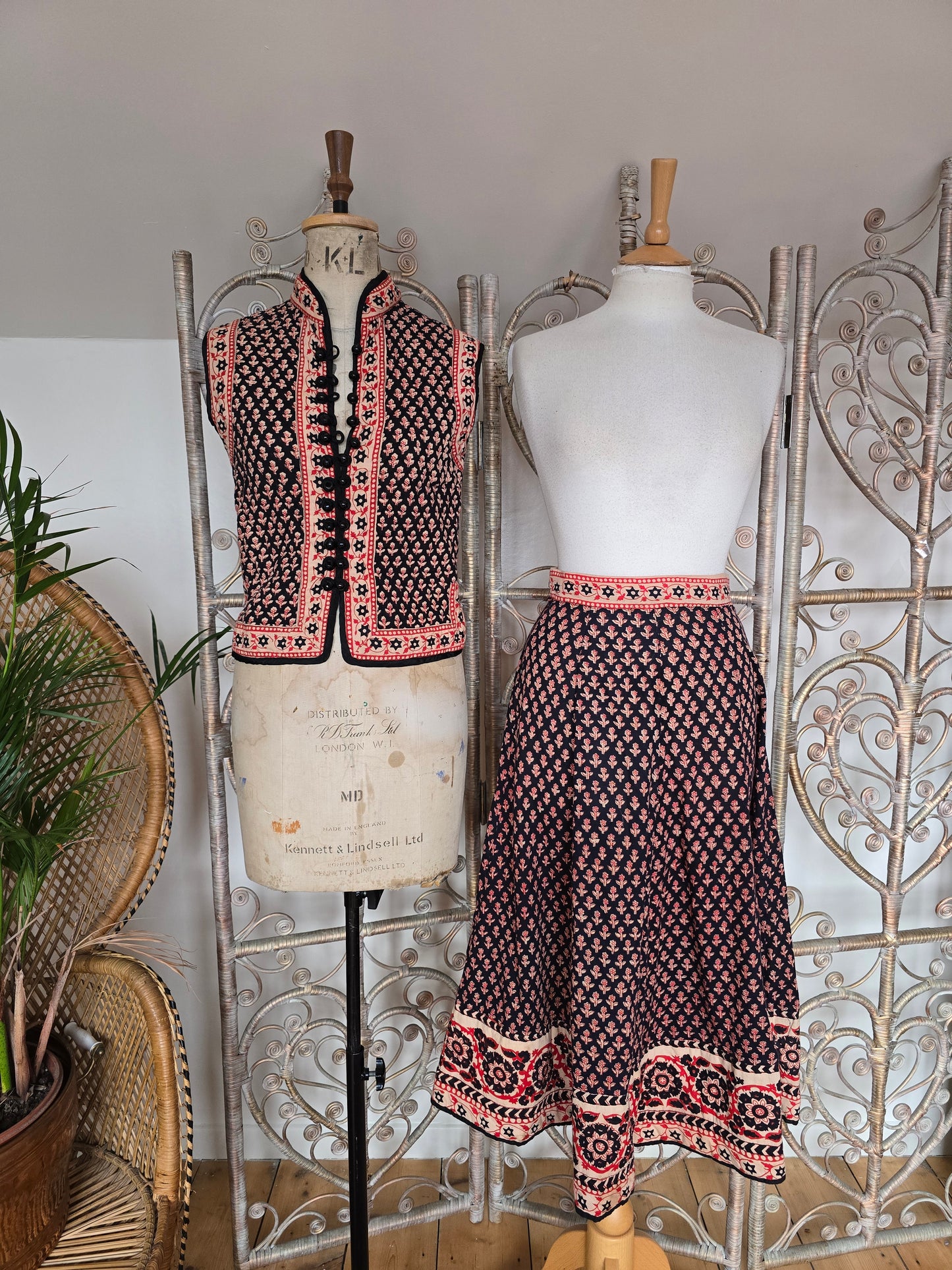 Vintage indian 70s two piece skirt waistcoat