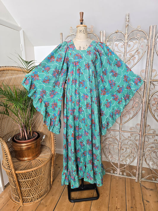 Vintage angel sleeves dress