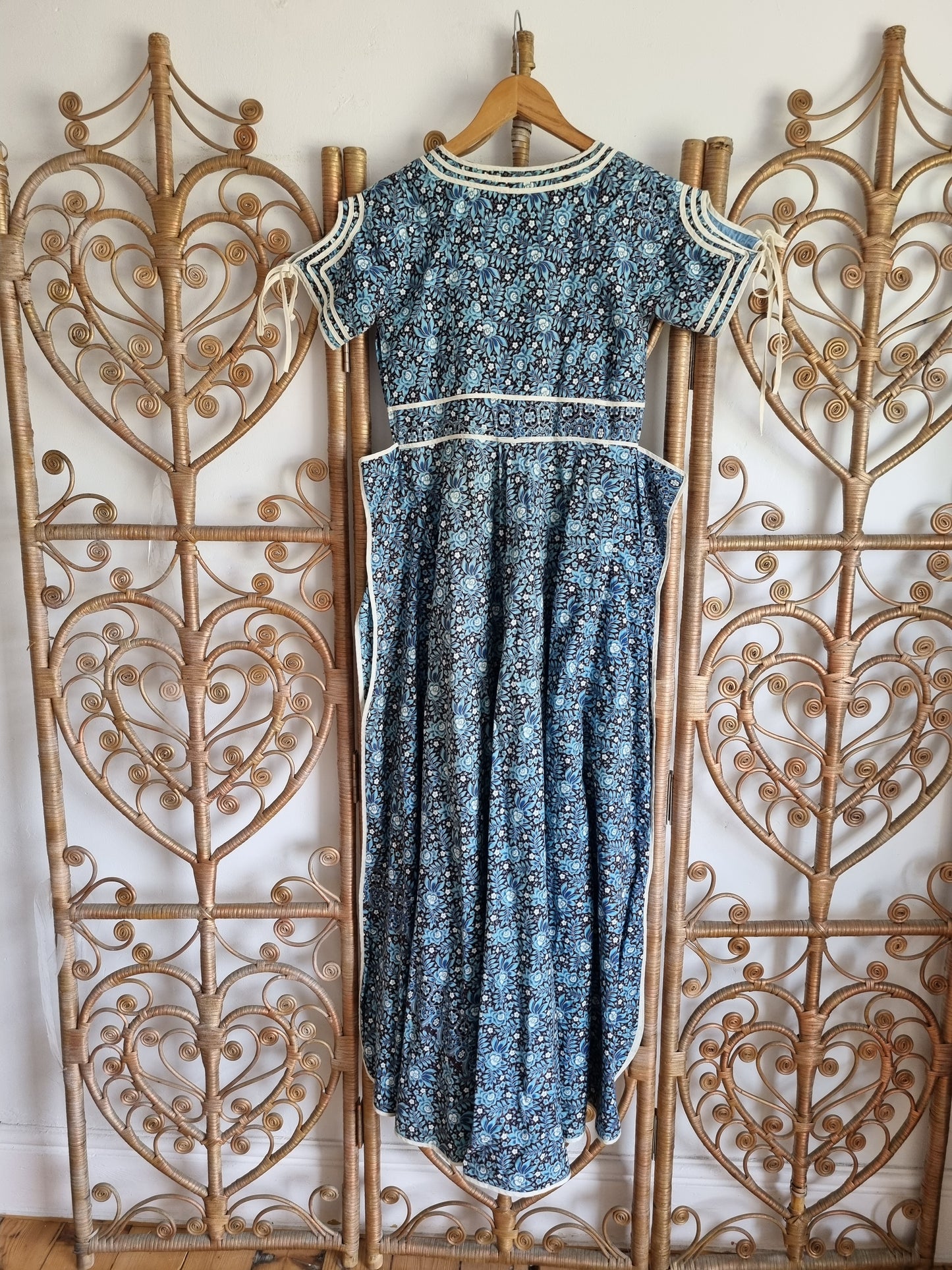 Vintage prairie dress S