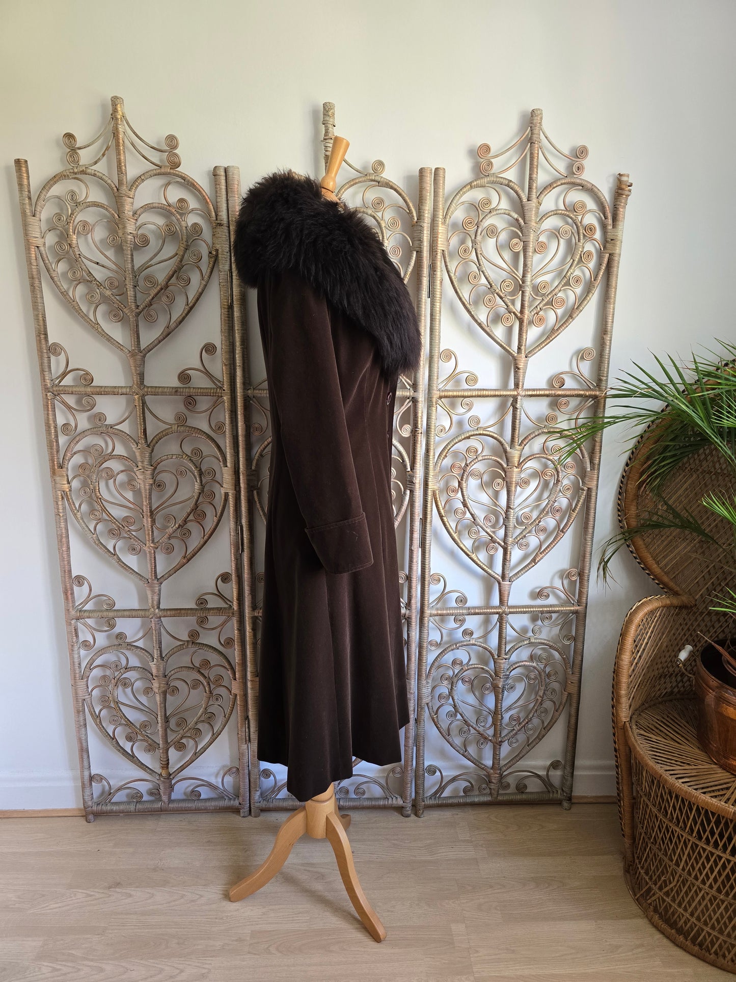 Vintage velvet sheepskin collar coat