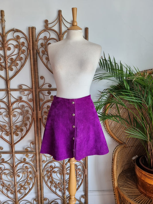 Vintage mini suede skirt w29"