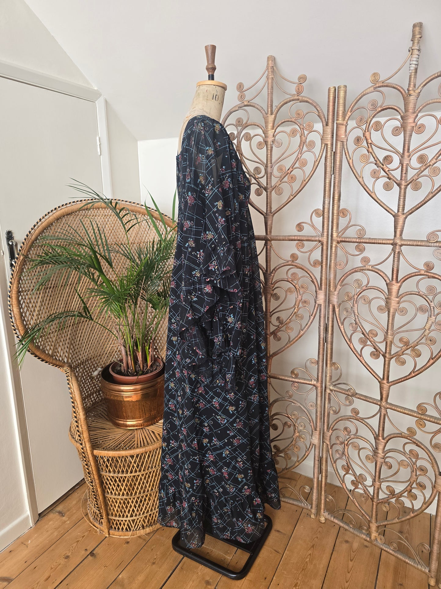 Vintage angel sleeves dress