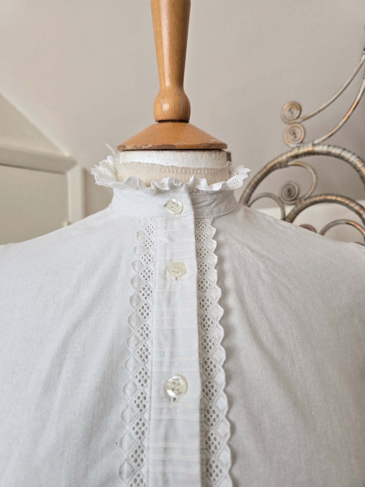 Vintage lace pie collar blouse