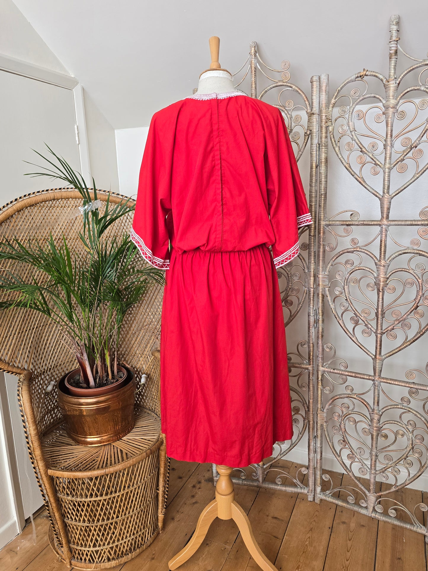 Vintage embroidered kaftan dress L