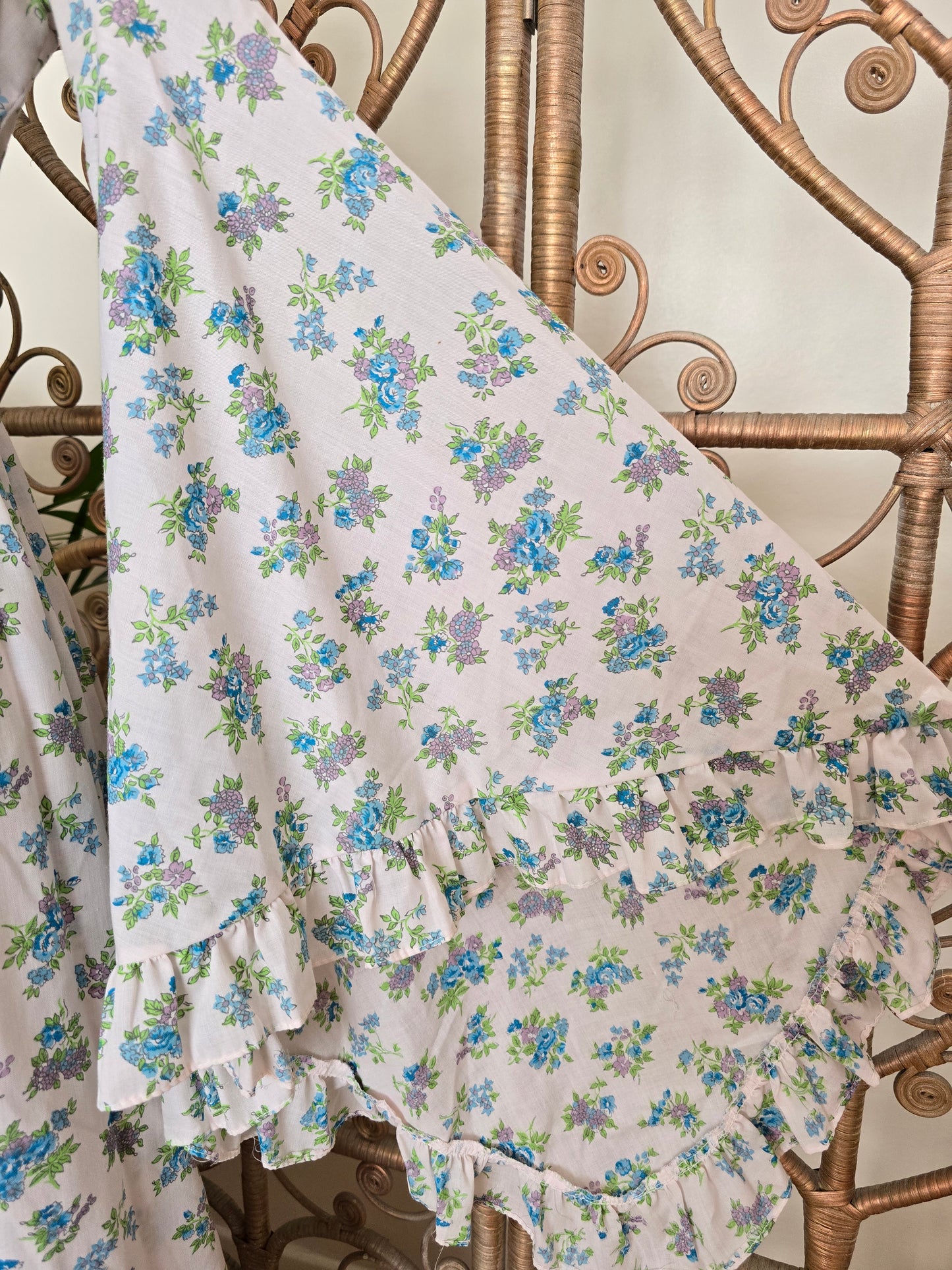Vintage angel sleeves dress