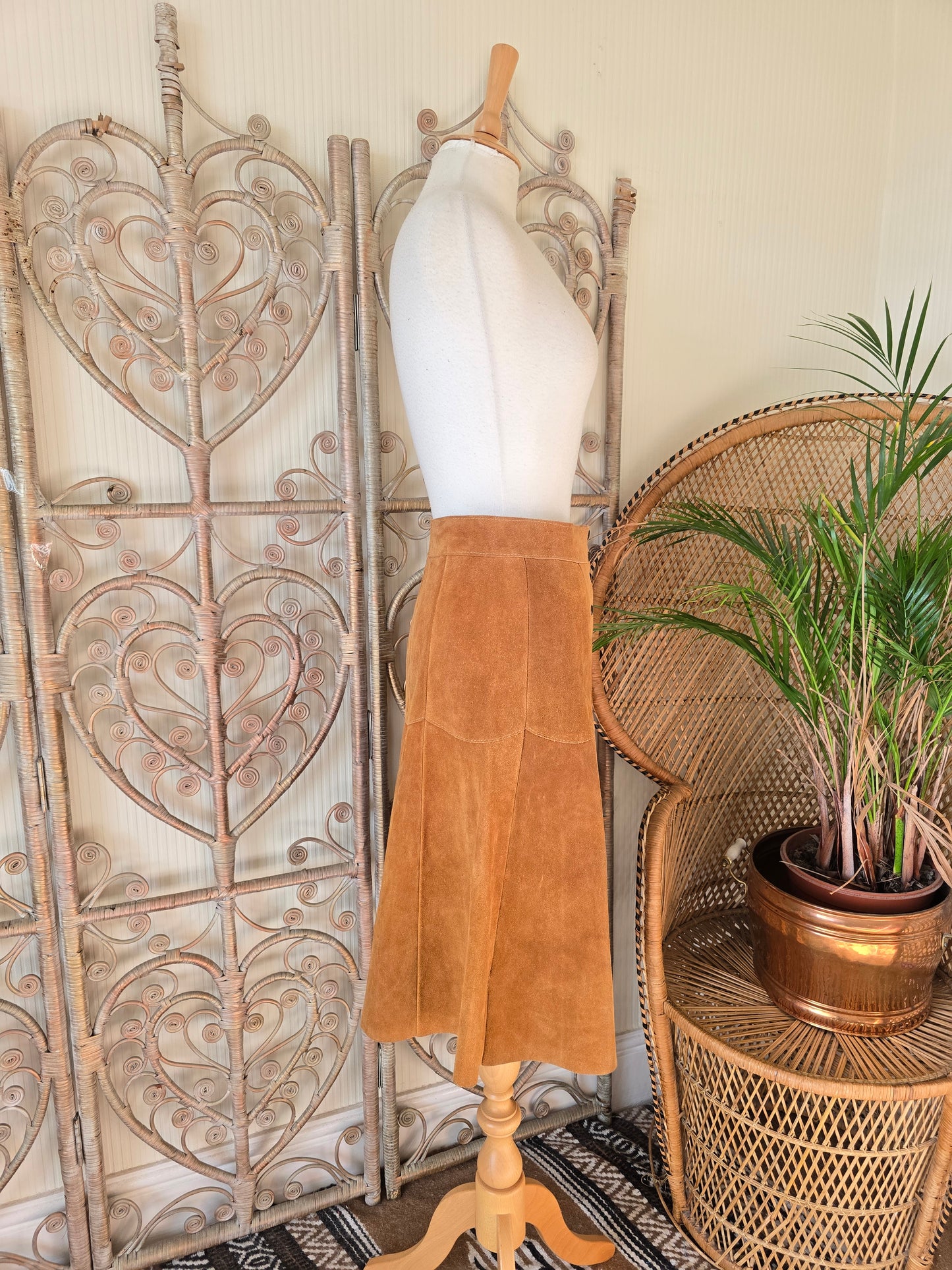 Vintage suede skirt w27.5"