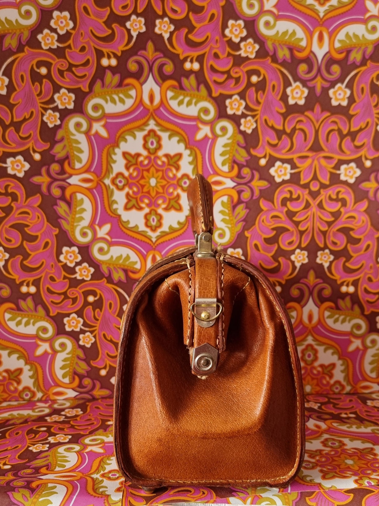 Vintage brown leather briefcase hand bag