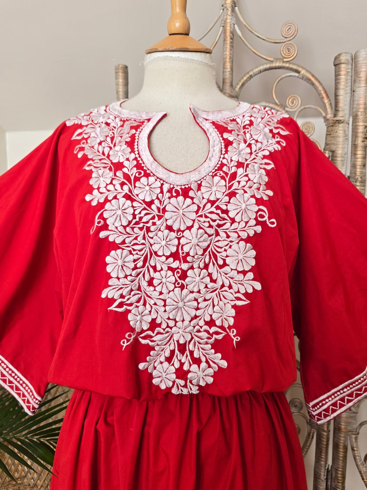 Vintage embroidered kaftan dress L