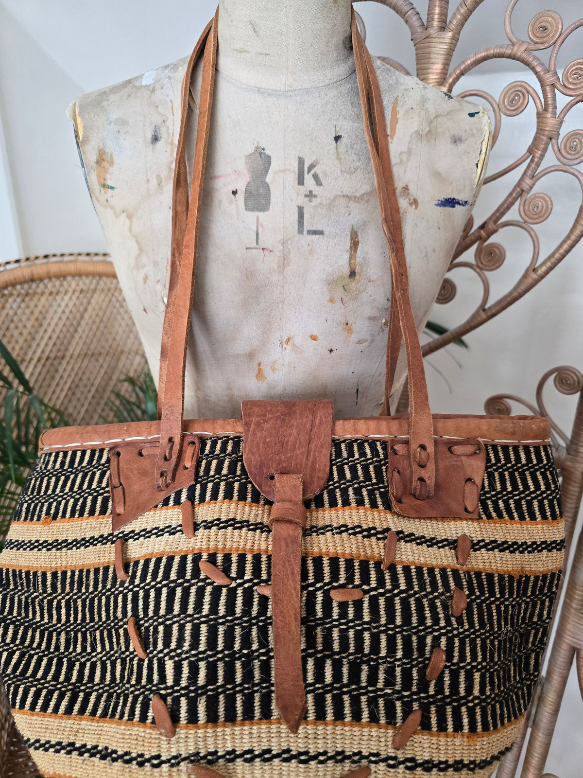 Vintage sisal leather shoulder bag