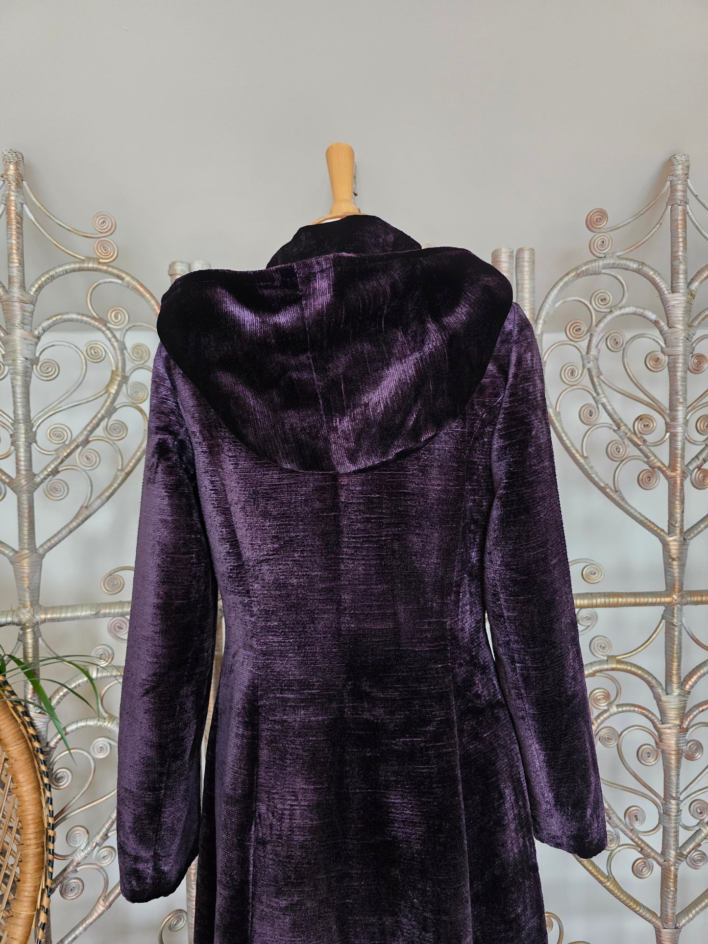 Vintage hooded Chenille 70s coat