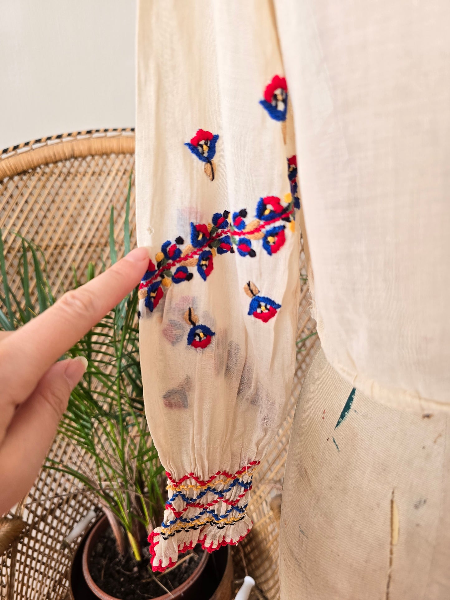 Vintage 30s/40s Hungarian embroidered blouse