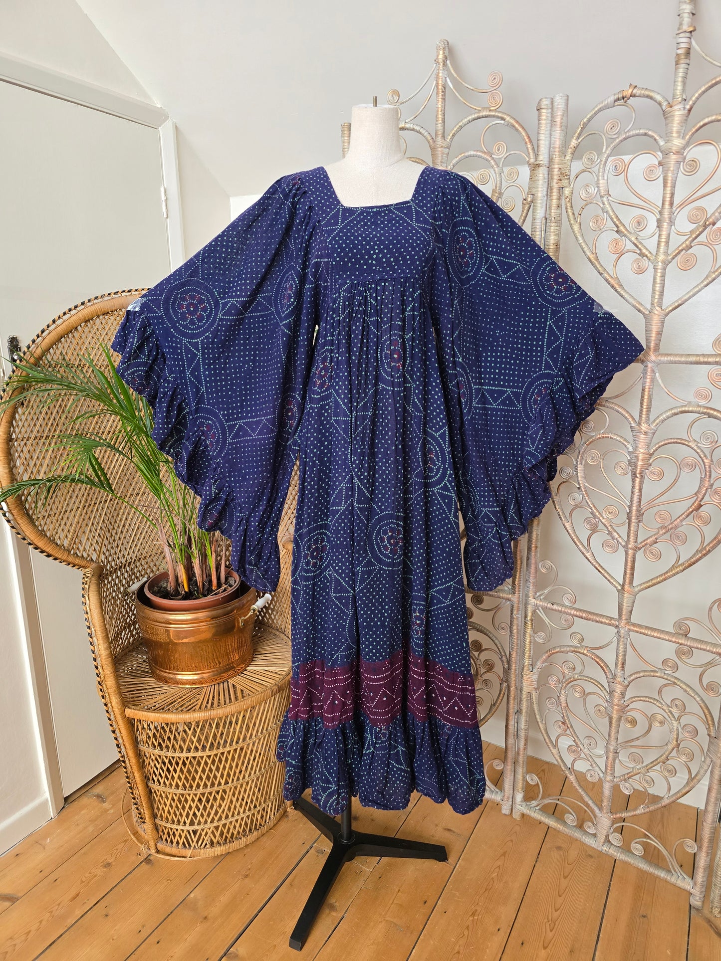 Vintage angel sleeves dress