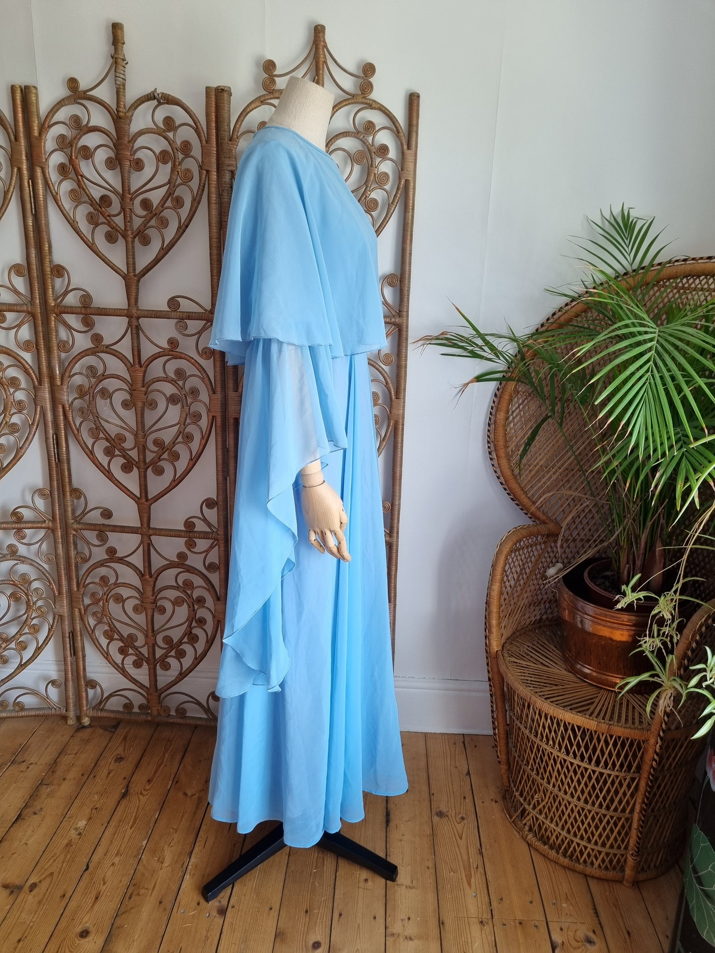 Vintage waterfall sleeves maxi dress