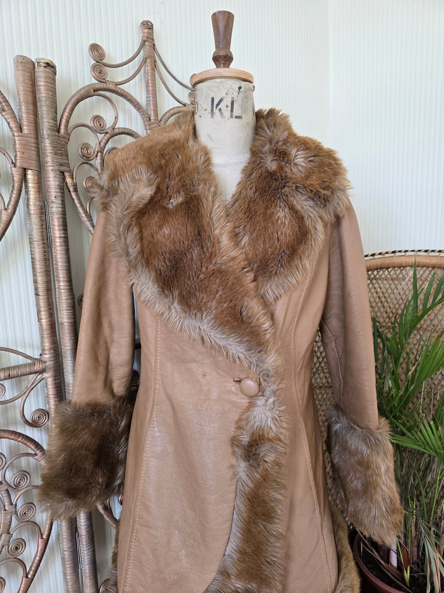 Vintage 60s faux fur & leather coat