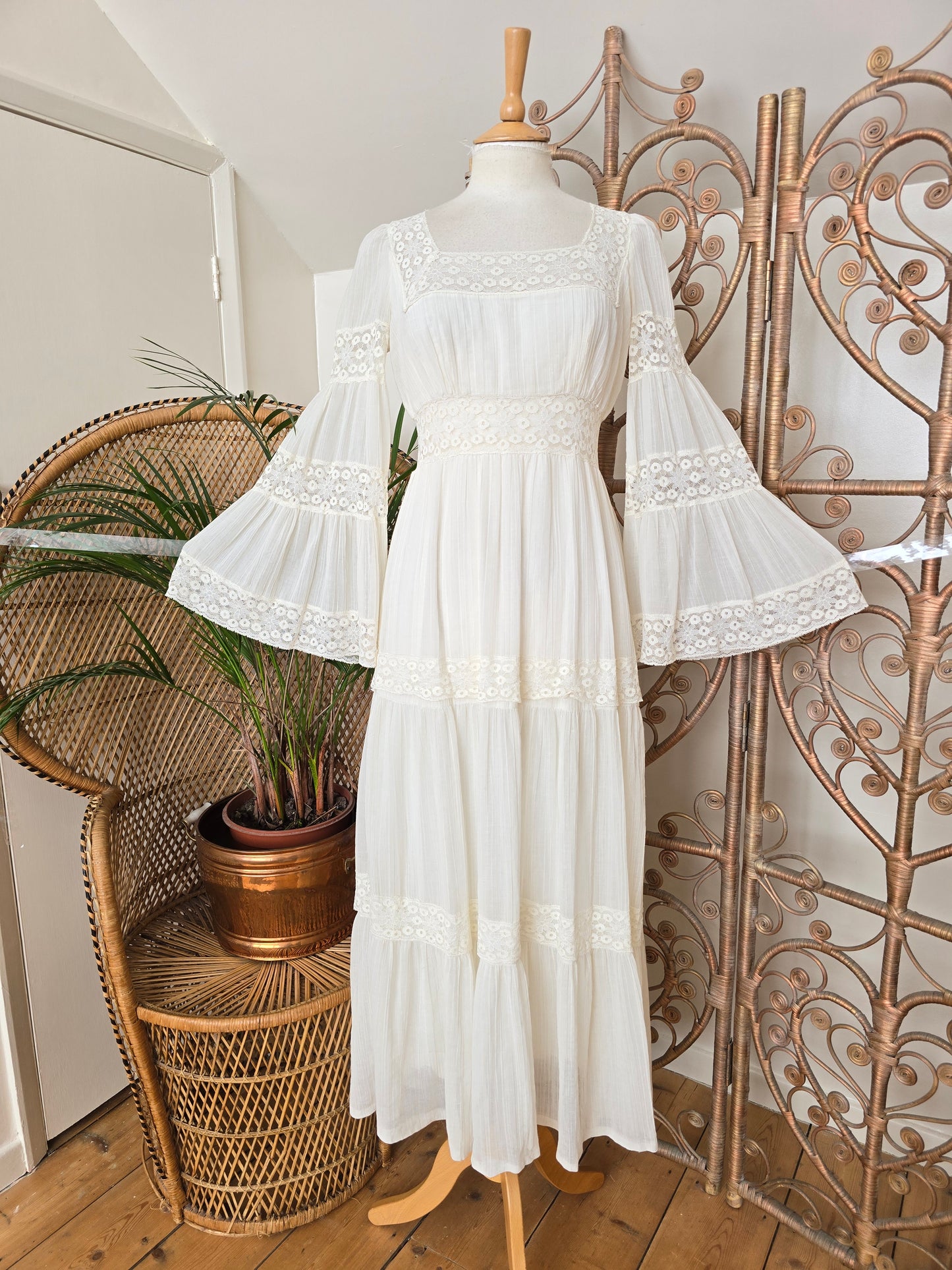 Vintage bell sleeves dress