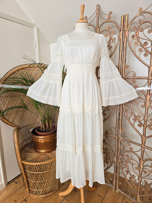 Vintage bell sleeves dress