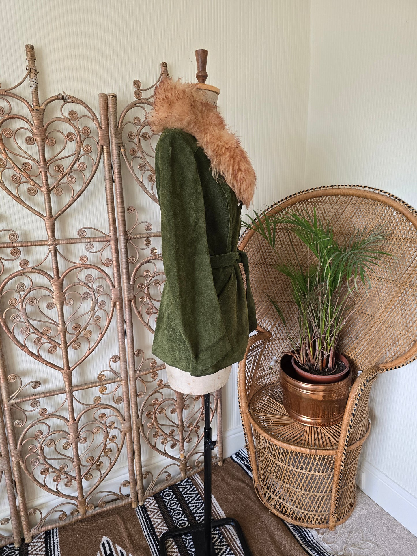 Vintage suede Sheepskin collar  coat